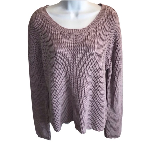 moon & madison Sweaters - Moon & Madison Women’s Crew Neck Sweater with back lace up detail size XL in EUC